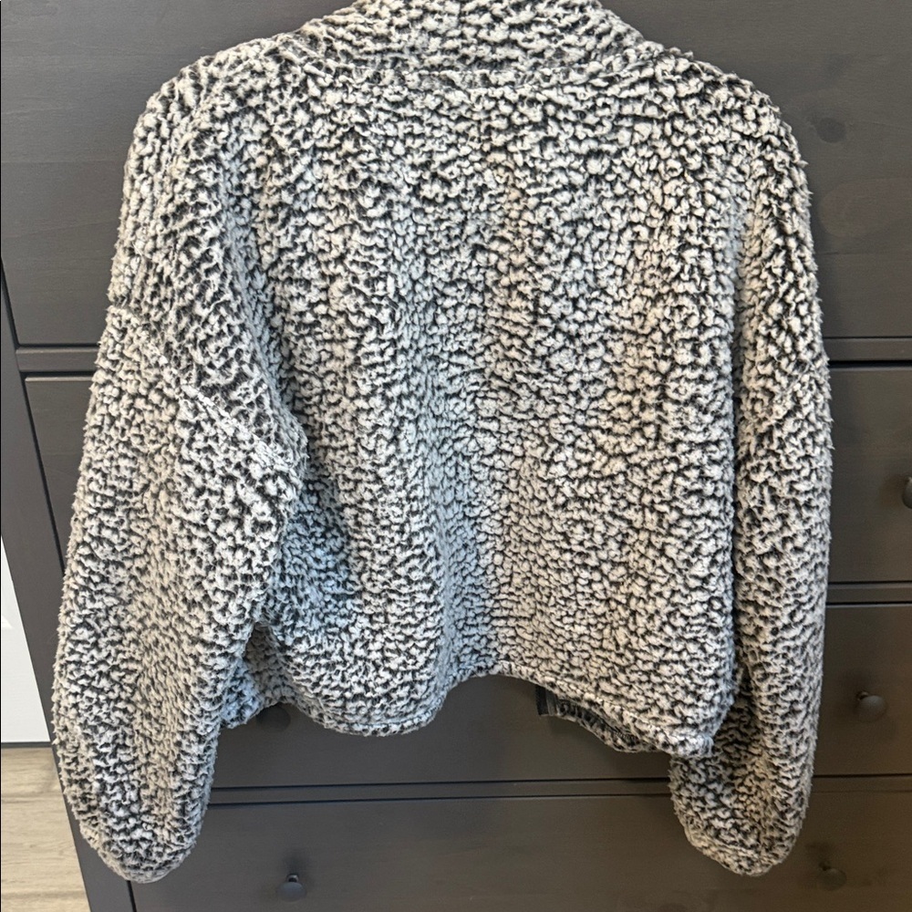 Express Black and White sherpa Jacket - Picture 3 of 5